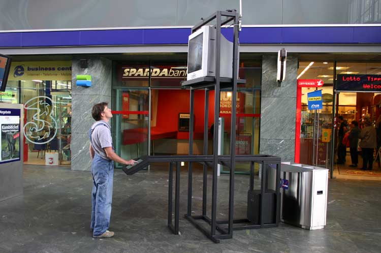 Zoltán Szegedy-Maszák – Márton Fernezelyi: SeeThrough,&nbsp;2004